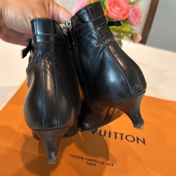 Authentic Louis Vuitton ankle boots - Picture 5 of 16